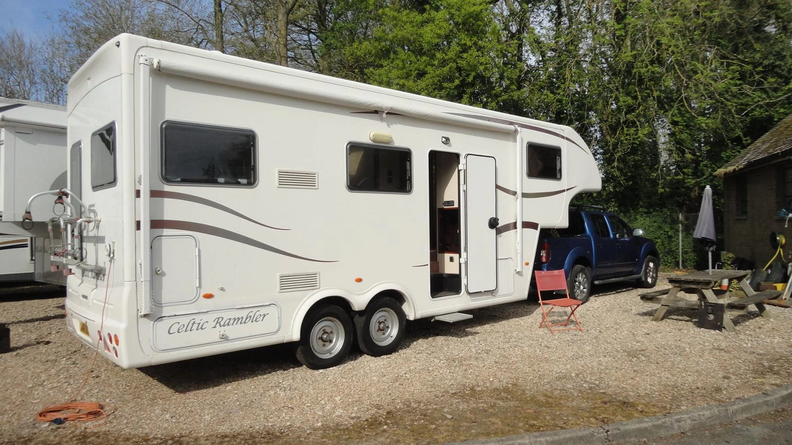 Cetic Rambler and Nissan Navara full rig