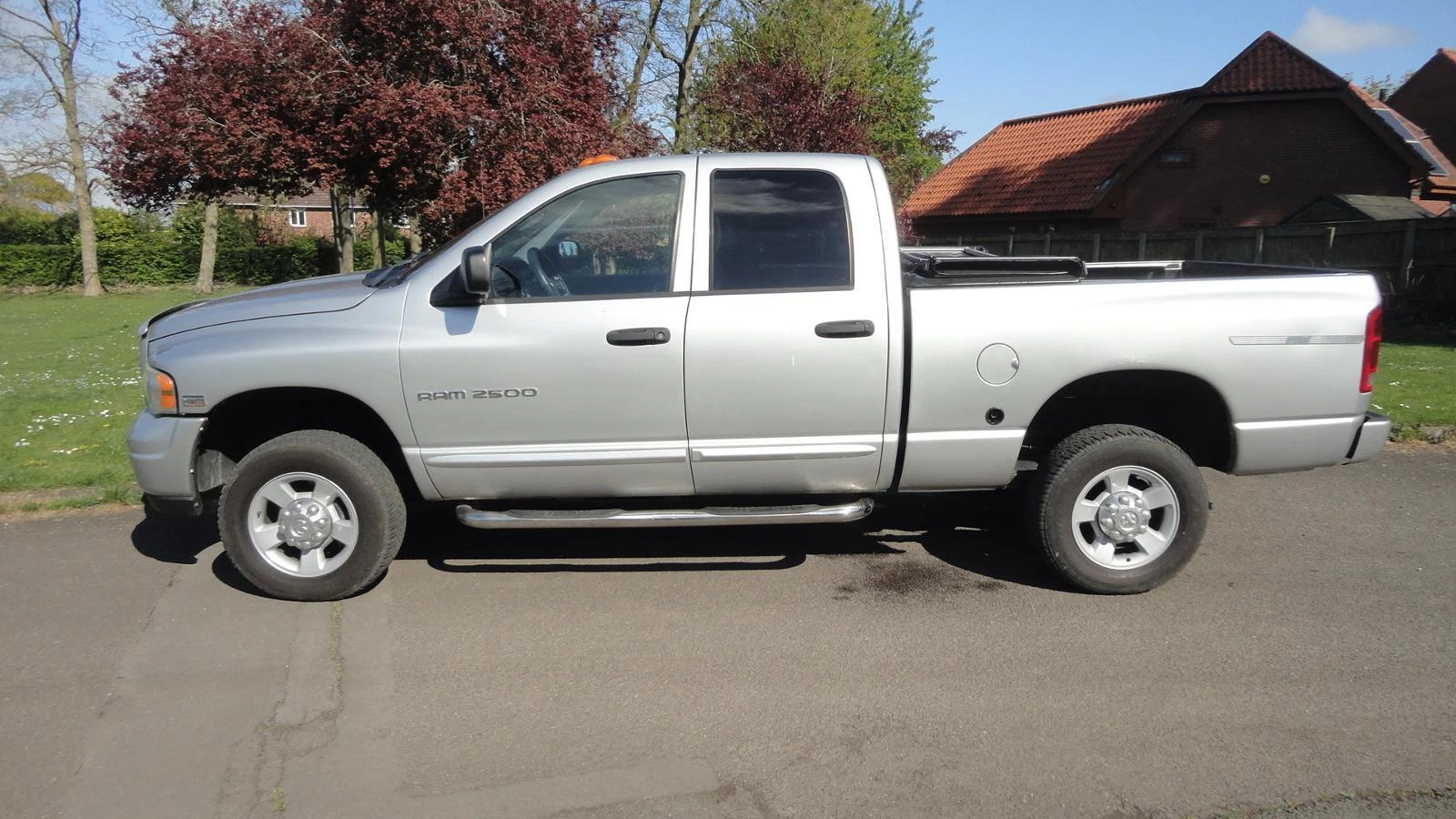 Dodge RAM 2500 5th wheel truck