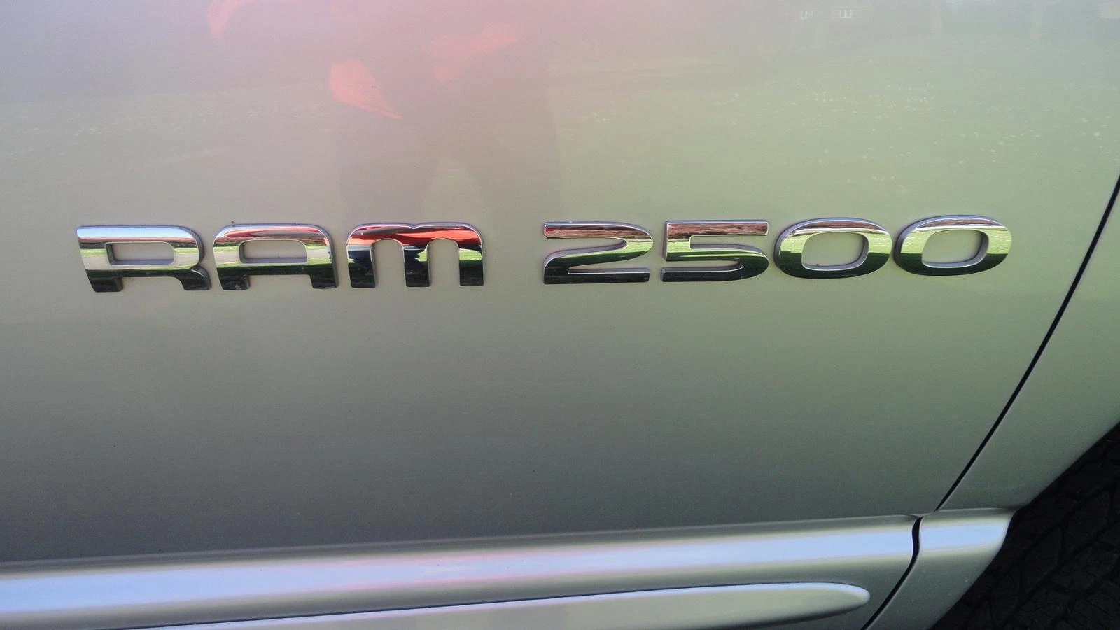 Dodge RAM 2500 5th wheel truck