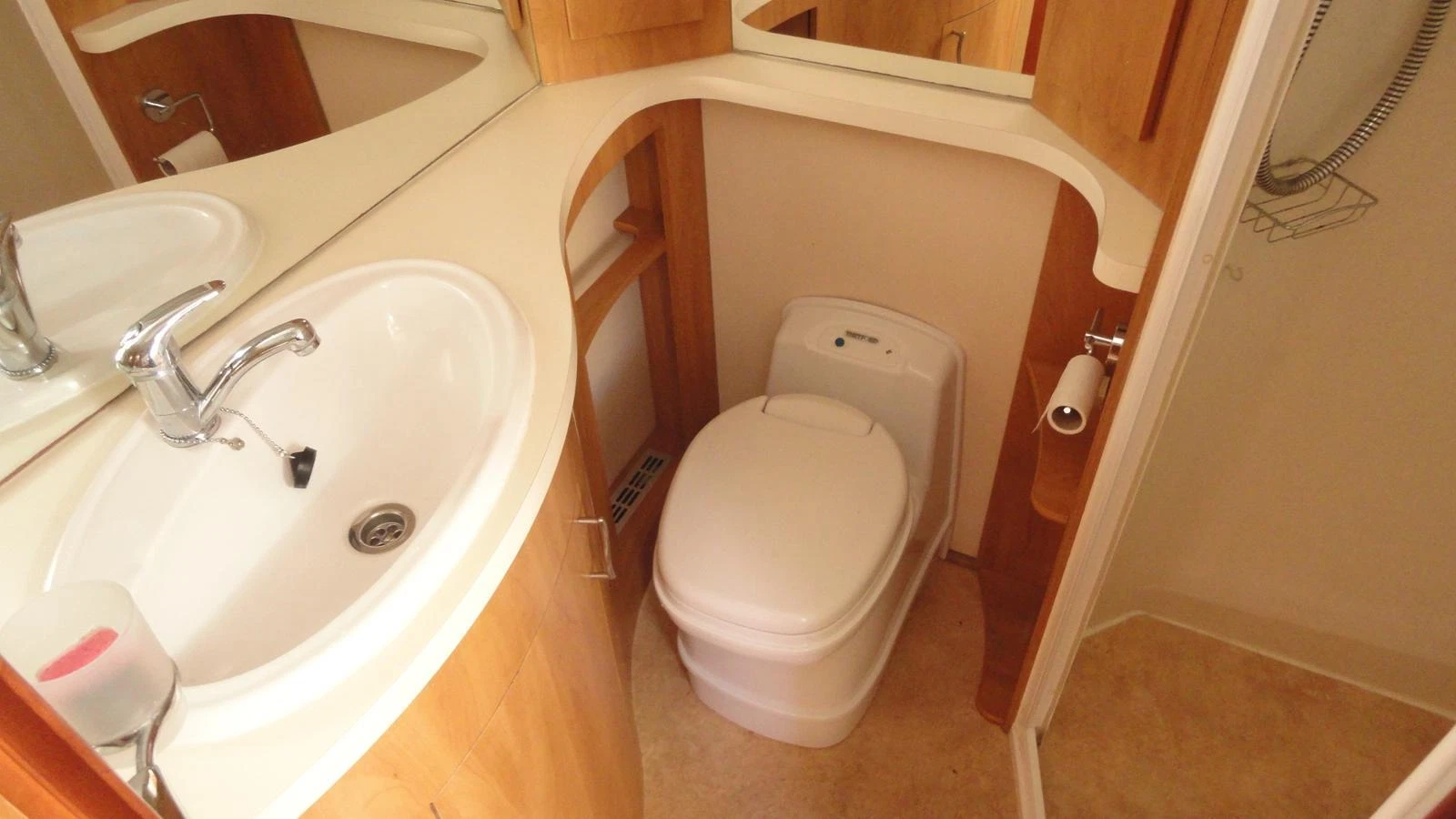 Cetic Rambler shower, sink and toilet
