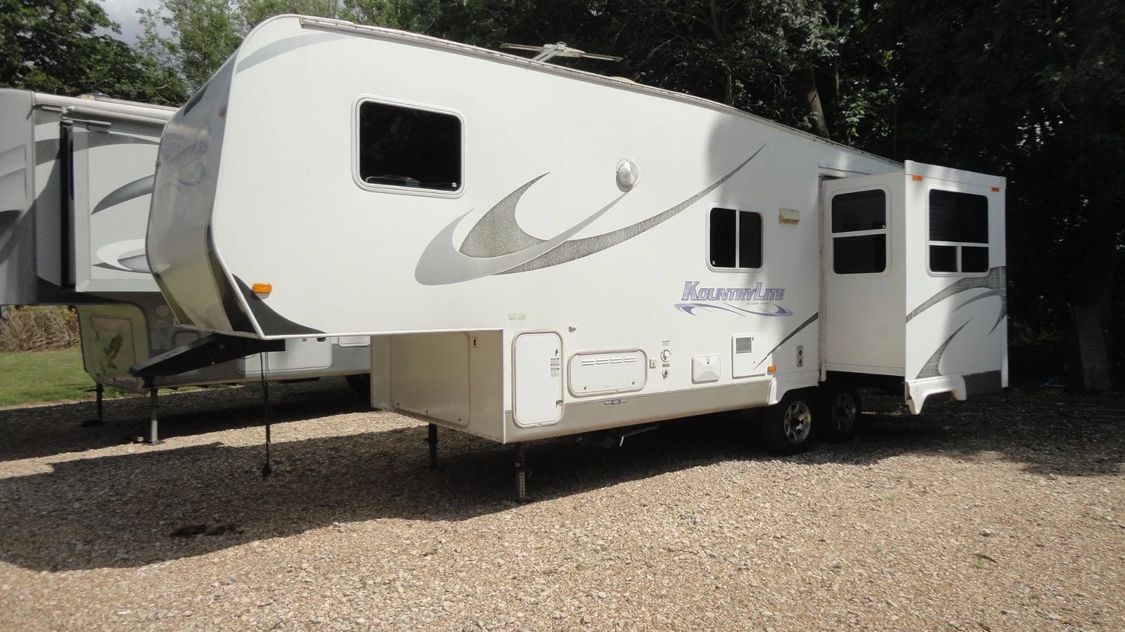 Kountrylite 5th wheel 2011