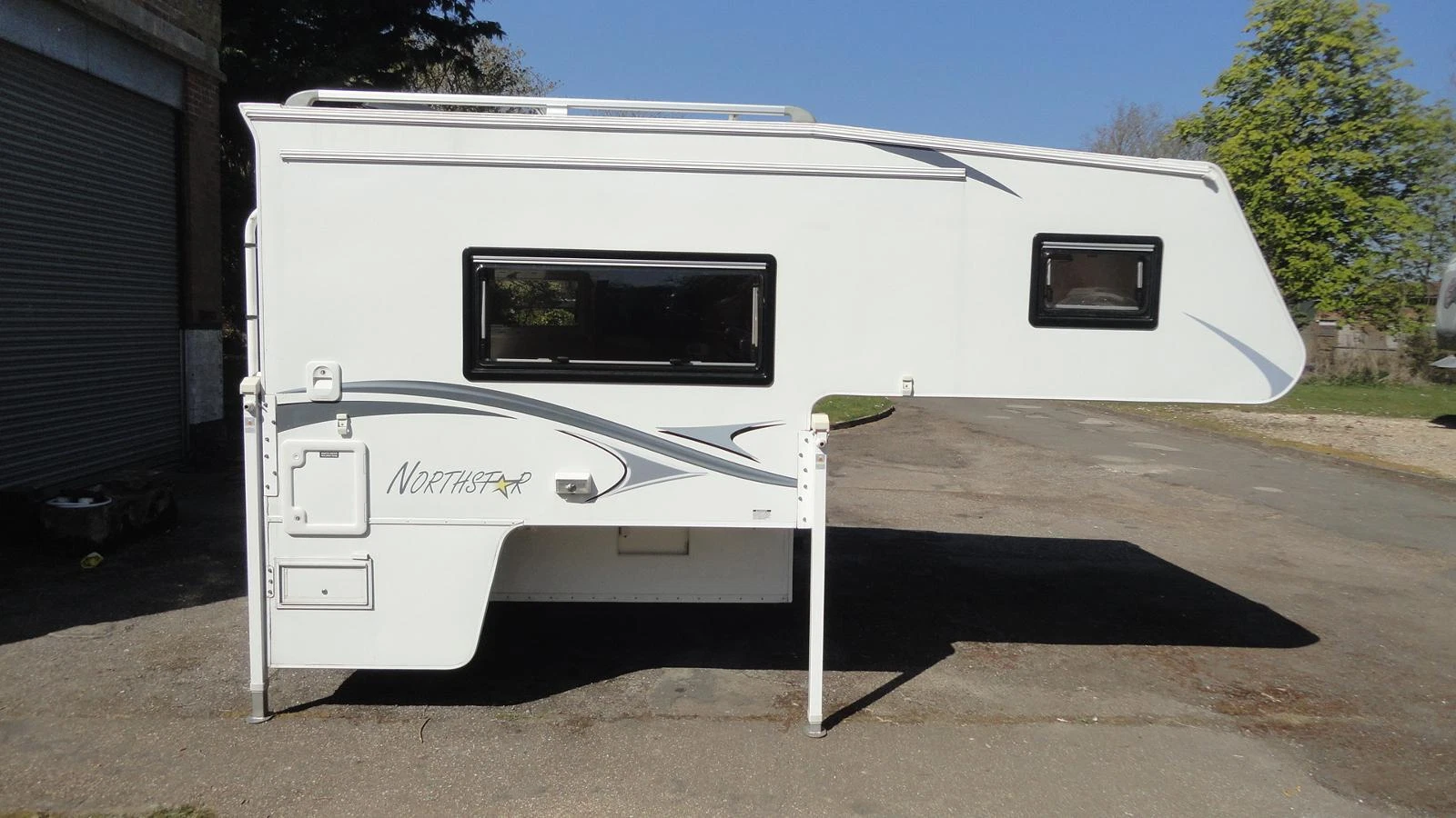 Northstar 700SCX demountable camper