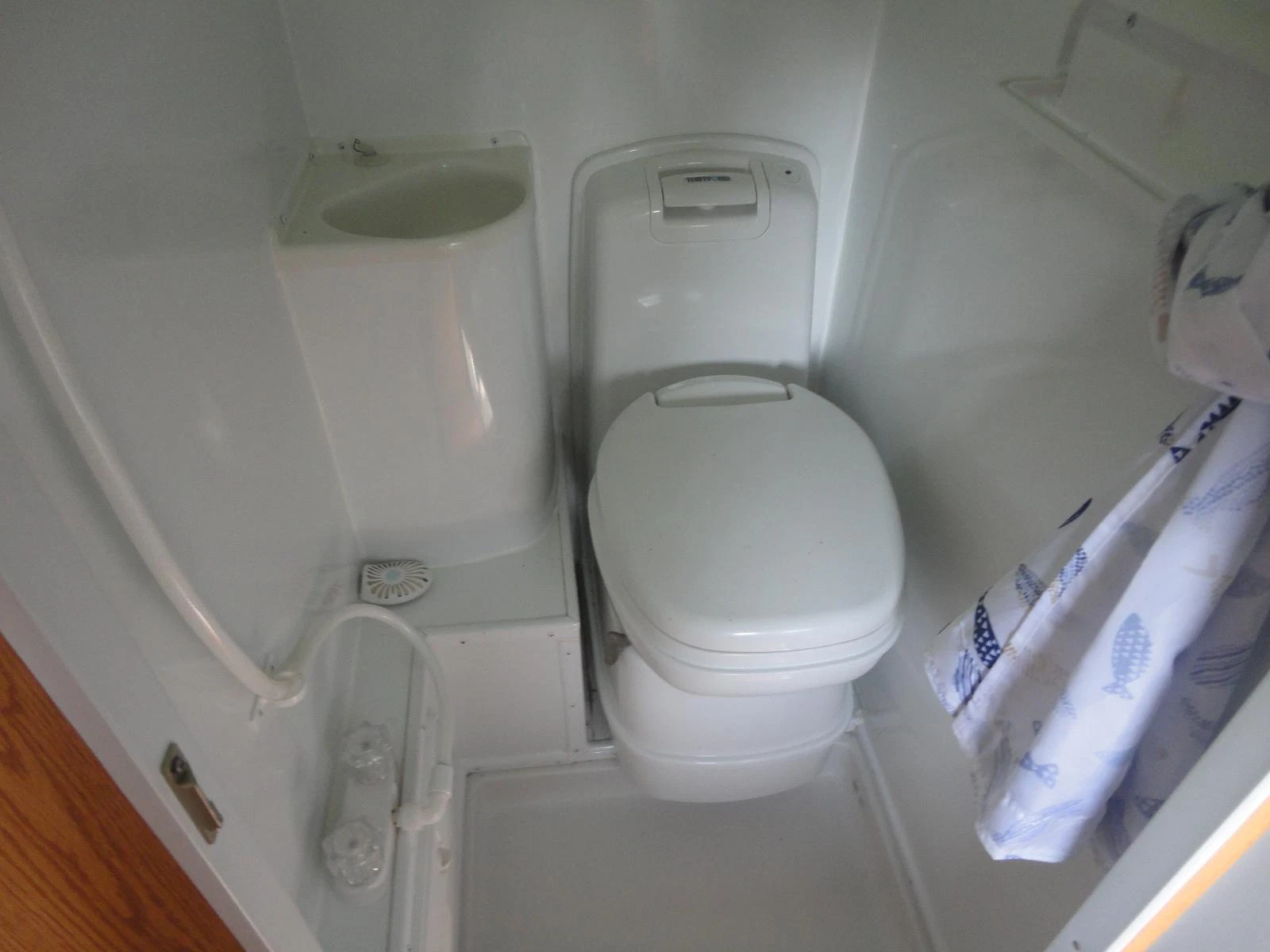 Northstar 700SCX demountable camper toilet