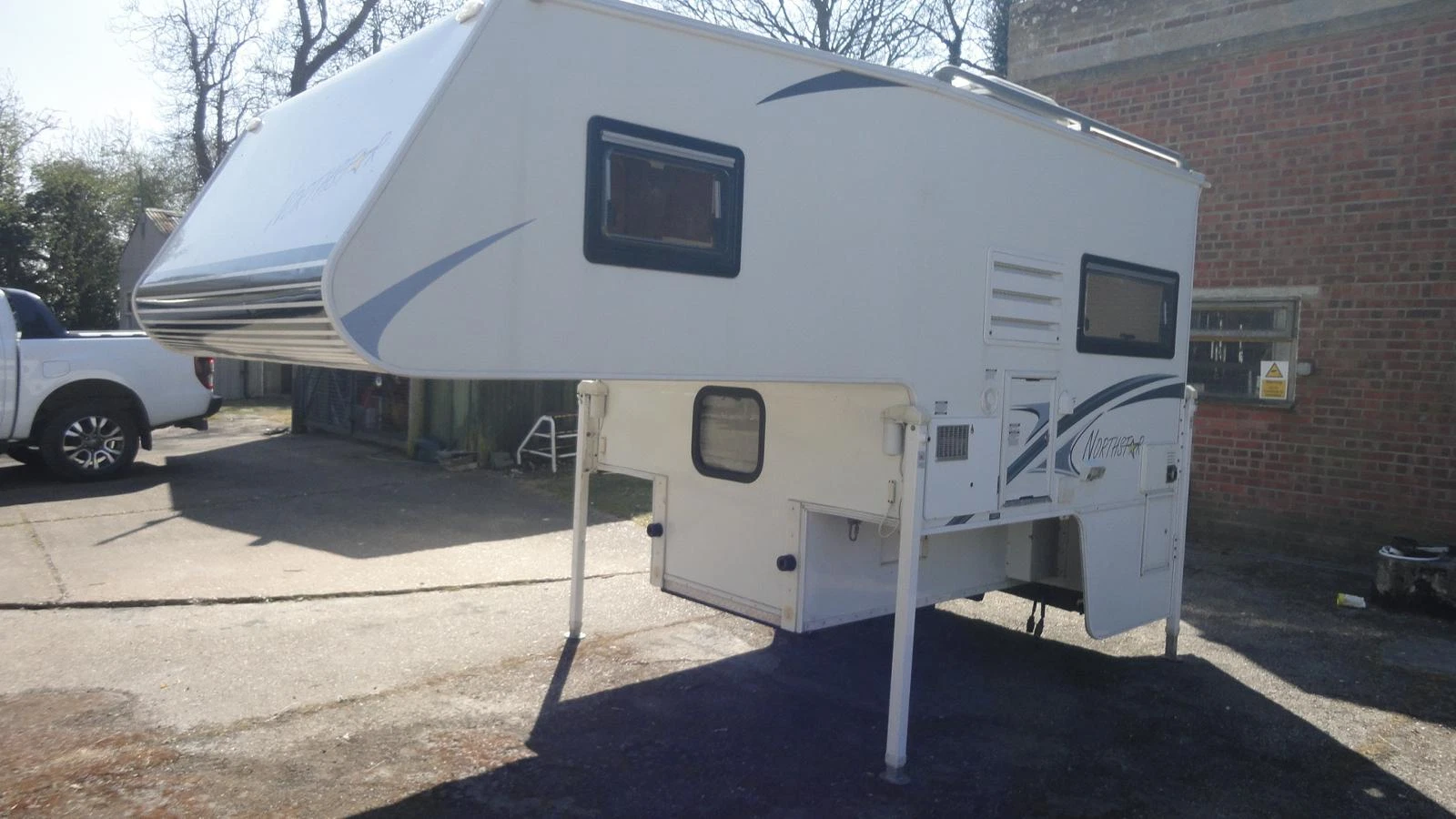 Northstar 700SCX demountable camper