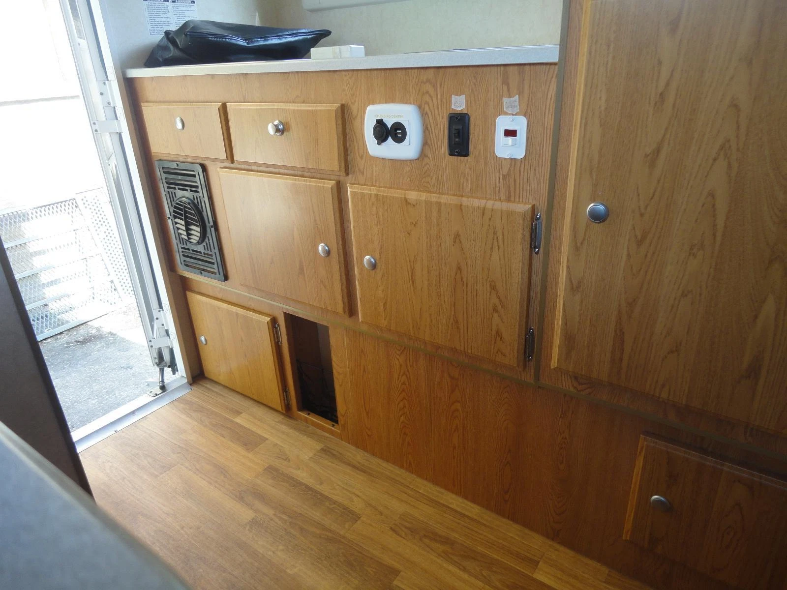Northstar 700SCX demountable camper kitchen