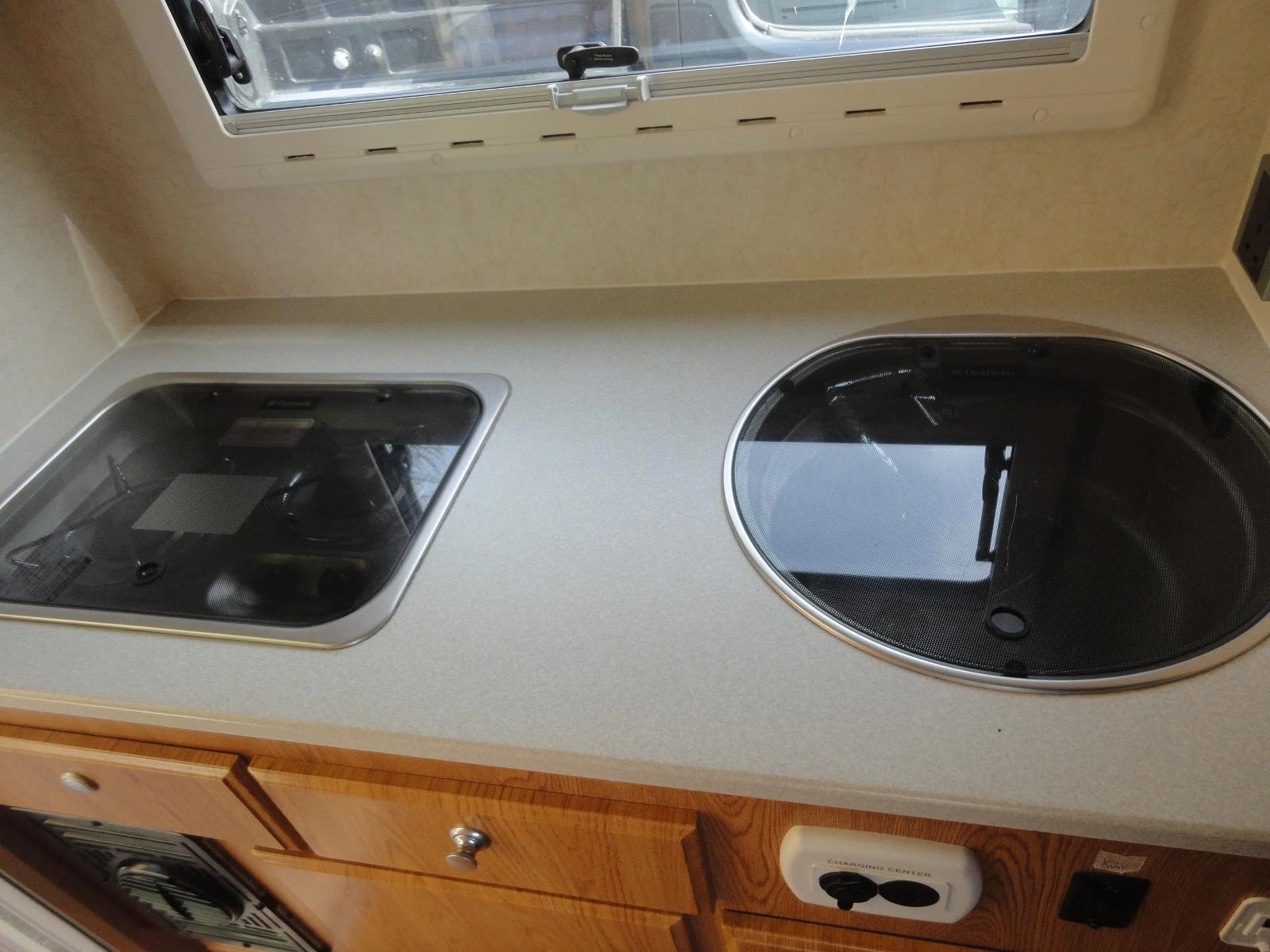 Northstar 700SCX demountable camper kitchen